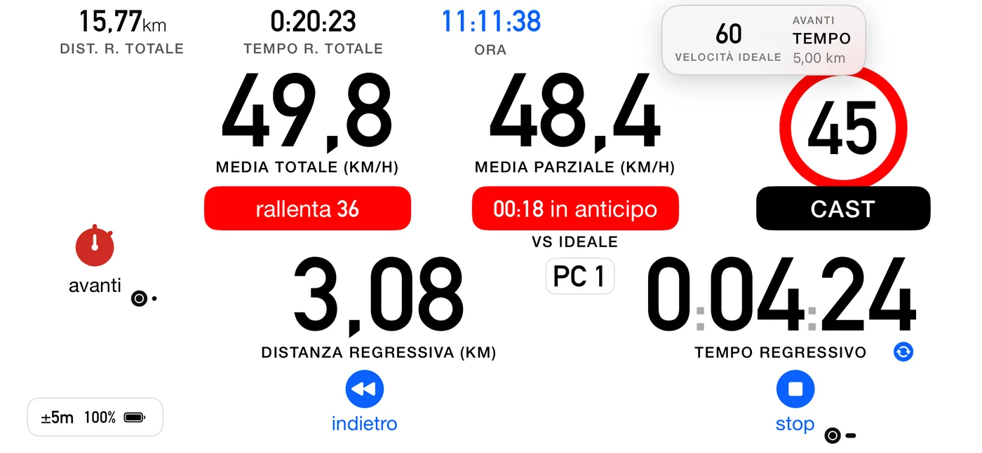 La schermata Roadbook di 3pRally con il banner del settore successivo nell'angolo in alto: velocità ideale 60, tipo del settore successivo Tempo, a 5,00 km